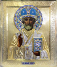 Антикварная икона «Николай Чудотворец» в серебряном окладе с перегородчатой эмалью