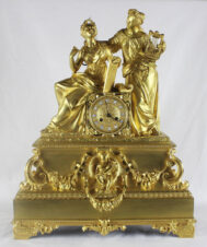 Большие дворцовые старинные часы с боем «Богини музыки»