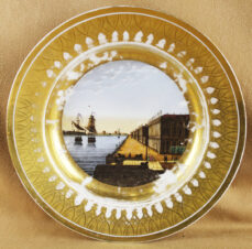 Декоративная тарелка «Вид Дворцовой набережной в Санкт-Петербурге»