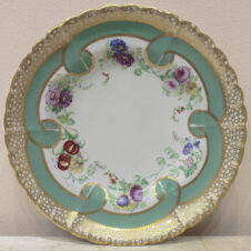 декоративная тарелка с изображением цветов