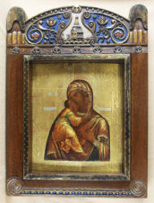 Старинная икона Божья Матерь «Владимирская»
