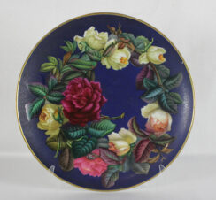 Большая тарелка с цветочным натюрмортом