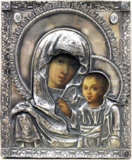 Старинная икона «Казанская Божья Матерь» в серебряном окладе