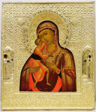 Старинная икона «Богоматерь Феодоровская» в серебряном окладе с предстоящими святыми