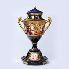 Фарфоровая ваза в стиле неоклассицизм Венской фарфоровой мануфактуры